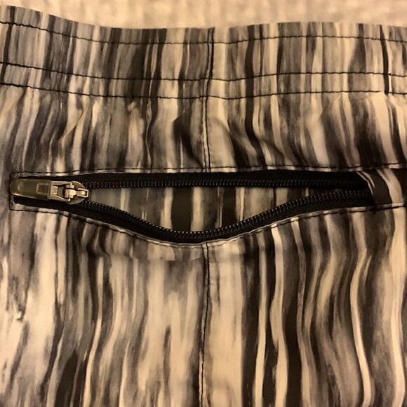 NIKE, Dri-fit, small, lined with drawing, like new condition - Picture 6 of 10